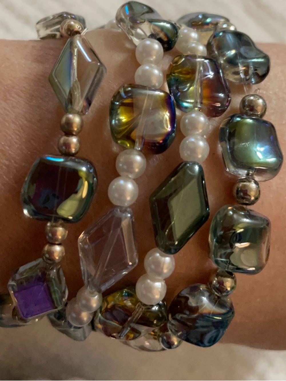 Hand Crafted Iridescent Green Purple Gold Glass & Pearl Stretch Bracelet